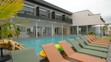 Piscine extérieure du ZAELIG Hotel à Knokke-Heist