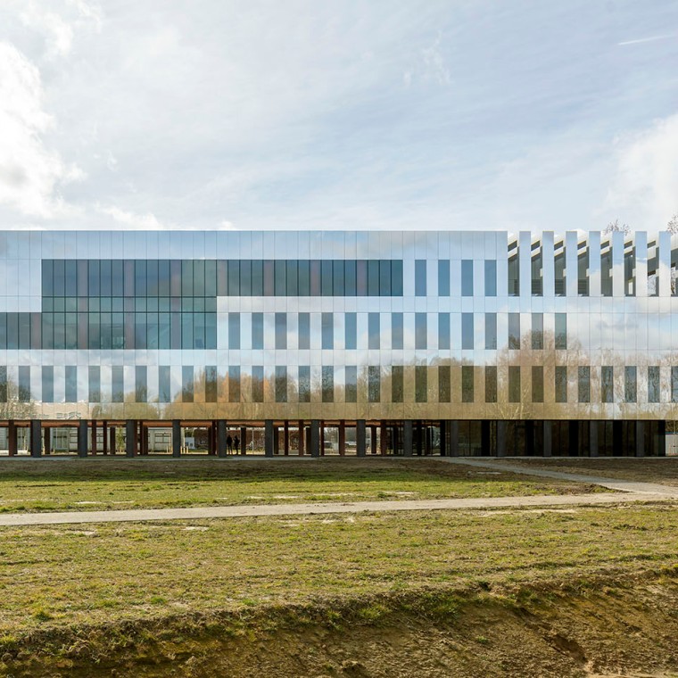 Vaccinopolis (© Marcel van der Burg) Vaccinopolis (© Marcel van der Burg)