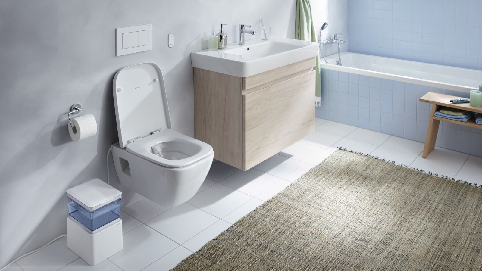 Geberit AquaClean Cama toestel naast een Geberit Selnova wc Geberit AquaClean Cama toestel naast een Geberit Selnova wc