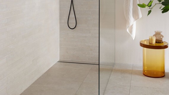 Floor-even shower with Geberit Cleanline50 shower channel