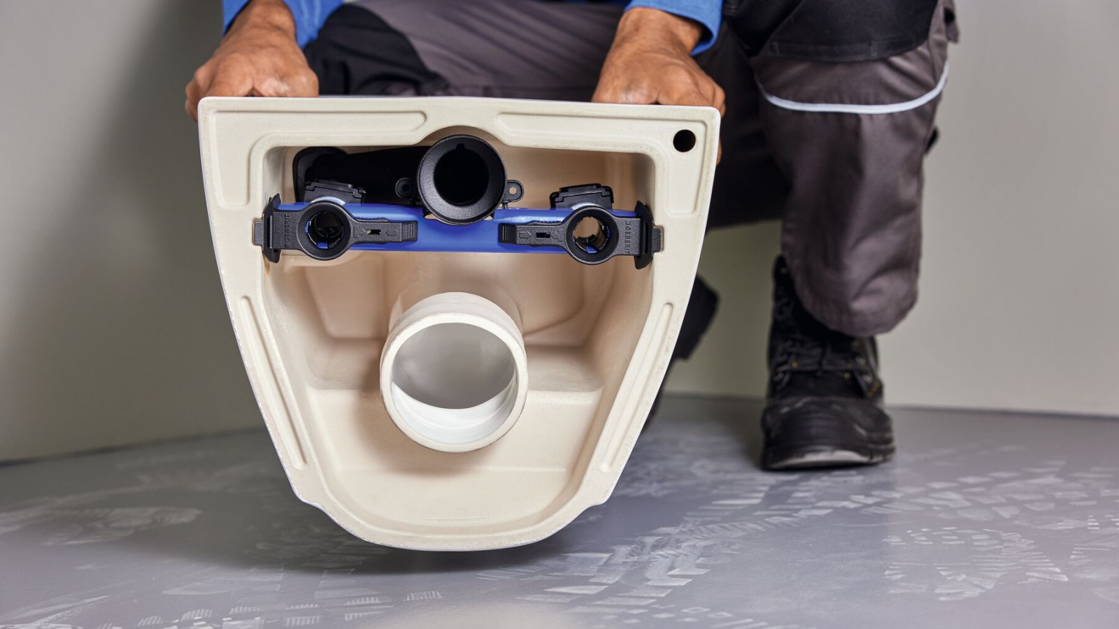 Barre de montage prémontée sur le WC suspendu Acanto Barre de montage prémontée sur le WC suspendu Acanto