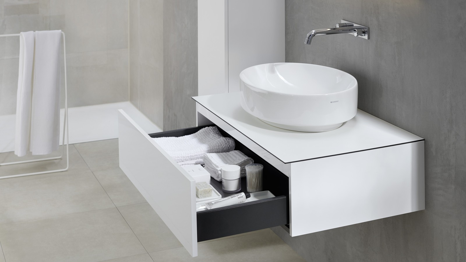 Lavabo à poser rond Geberit VariForm avec sous-meuble (© Geberit)