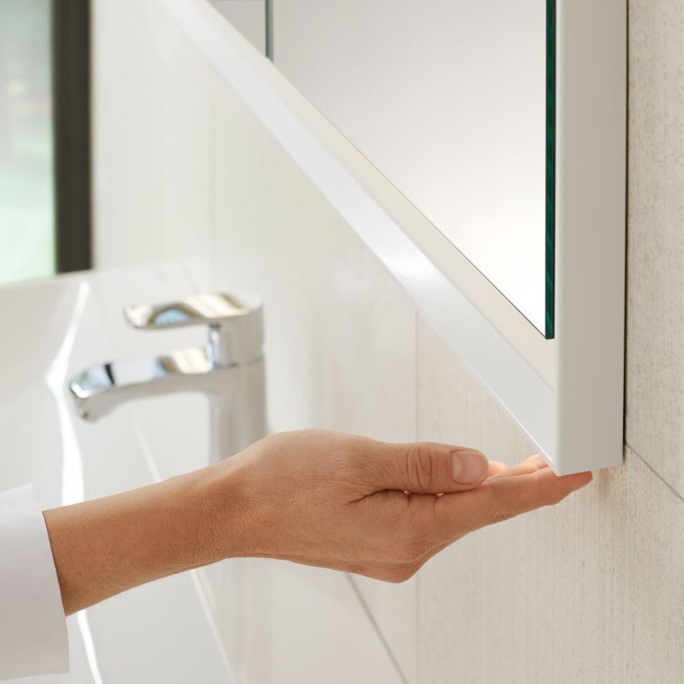 Armoire de toilette Geberit ONE avec ComfortLight Armoire de toilette Geberit ONE avec ComfortLight