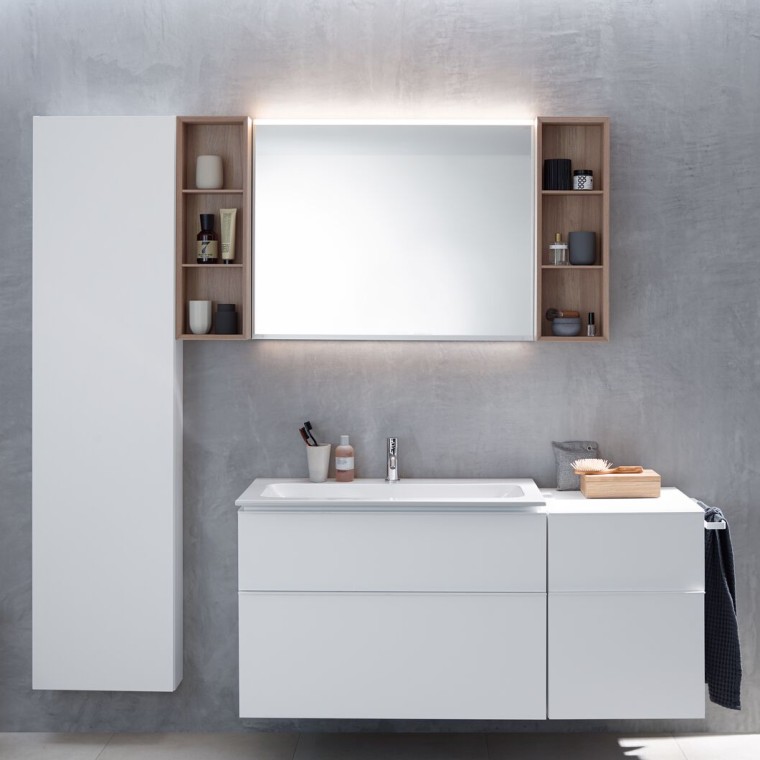 Meuble bas Geberit iCon avec meuble latéral bas, armoire haute et étagères