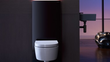 Panneau sanitaire Geberit Monolith Plus avec WC lavant Geberit AquaClean Sela chrome brillant
