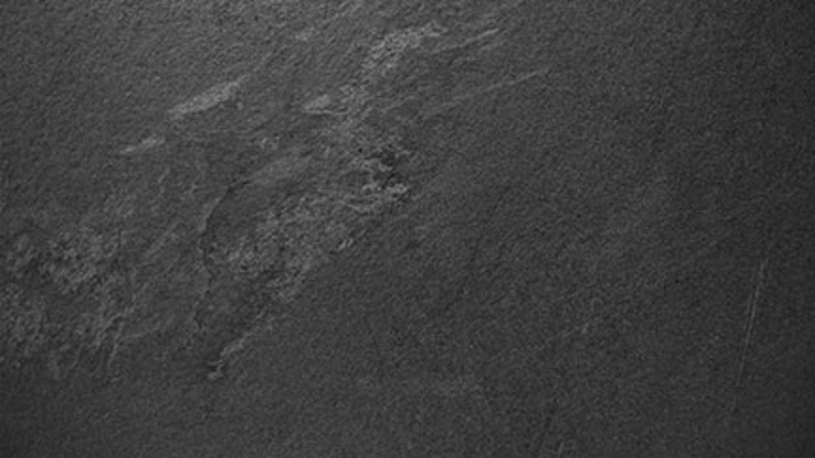 Monolith frontbekleding in steengoed leisteen