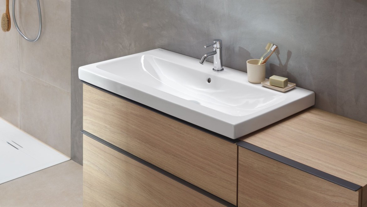 Espace lavabo de la collection Geberit iCon (© Geberit)