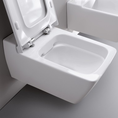 Geberit Rimfree® wc's hebben geen spoelrand. Het spoelrandloze design biedt bacteriën en vuil geen kans om zich op te stapelen en geurhinder te veroorzaken.