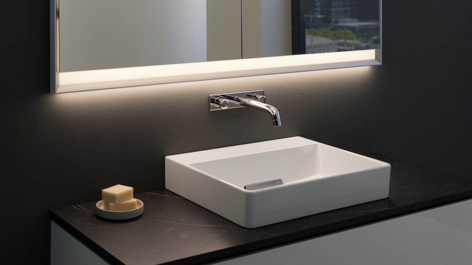 Armoire de toilette Geberit ONE avec ComfortLight Armoire de toilette Geberit ONE avec ComfortLight