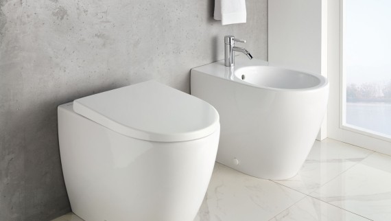 Geberit iCon-WC en staande bidetcombinatie