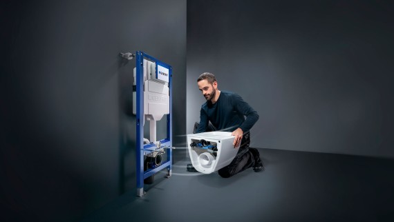 WCsysteem door sanitaire installateur gemonteerd met Geberit Sigma-inbouwreservoir en Geberit Acanto wc WCsysteem door sanitaire installateur gemonteerd met Geberit Sigma-inbouwreservoir en Geberit Acanto wc