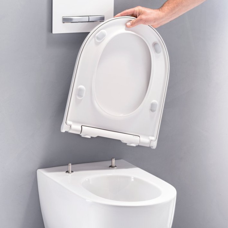 WC Geberit One avec couvercle et lunette amovibles WC Geberit One avec couvercle et lunette amovibles