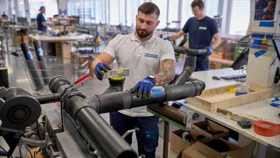 Prefabricage van een geluidsgeïsoleerd afvoersysteem met Geberit Silent-db20