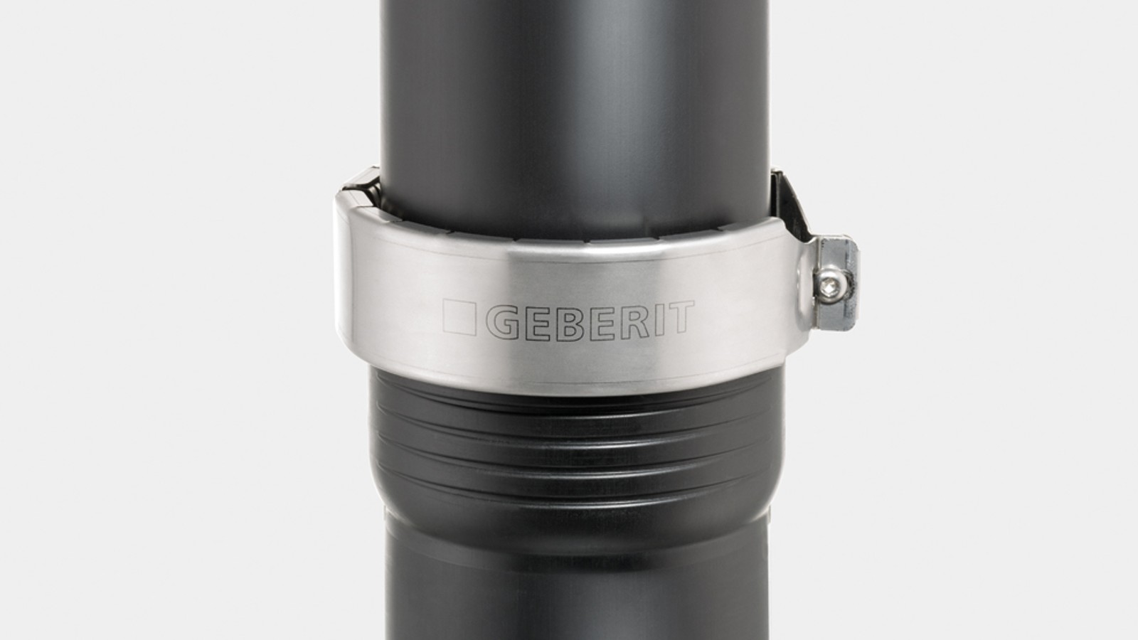 Avec la bague à serrer Geberit, le raccordement emboîté du système Silent-Pro est capable de résister à une pression intérieure pouvant atteindre 2 bars Avec la bague à serrer Geberit, le raccordement emboîté du système Silent-Pro est capable de résister à une pression intérieure pouvant atteindre 2 bars