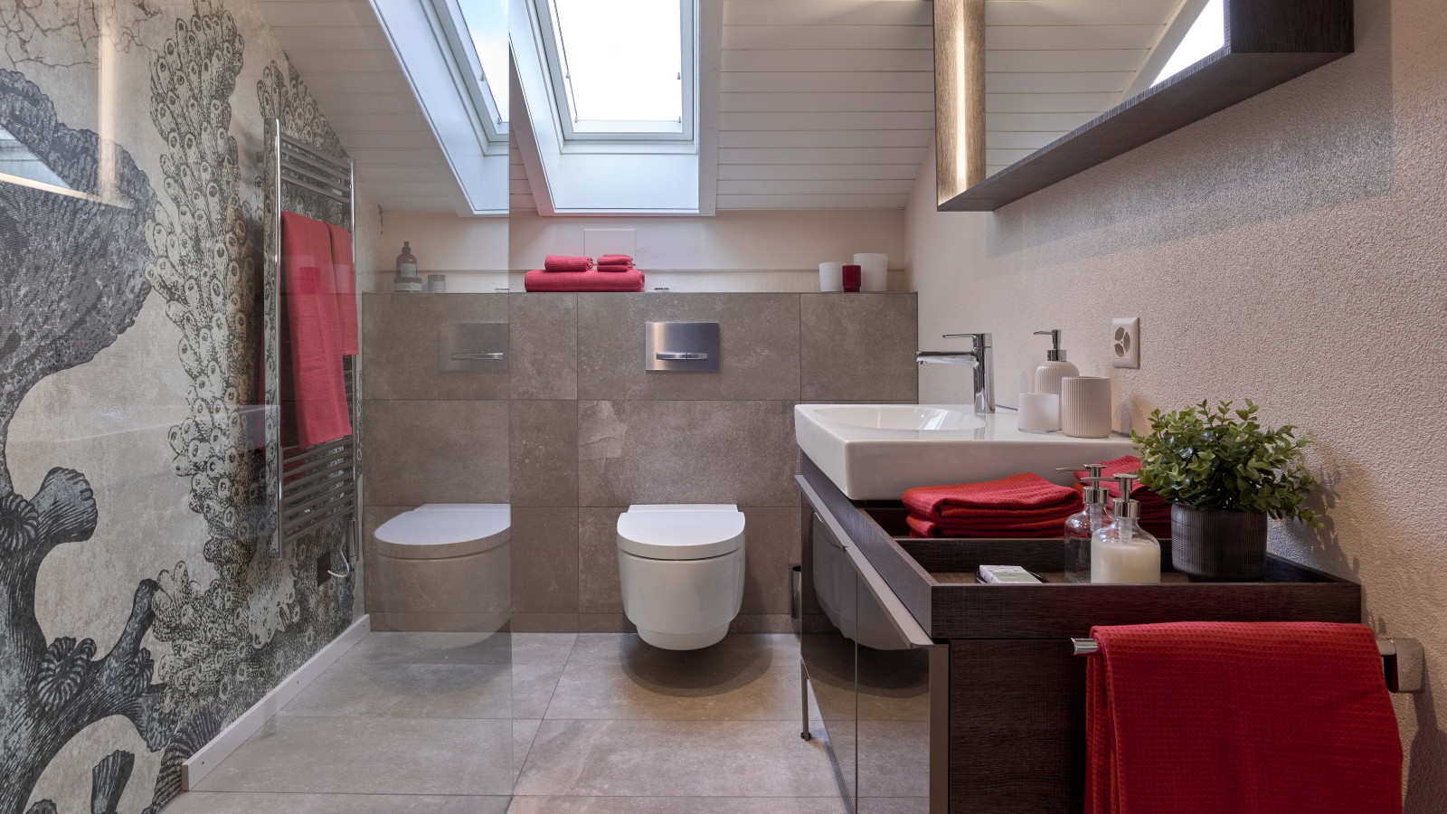 Badkamer met verschillende Geberit-producten na renovatie Badkamer met verschillende Geberit-producten na renovatie
