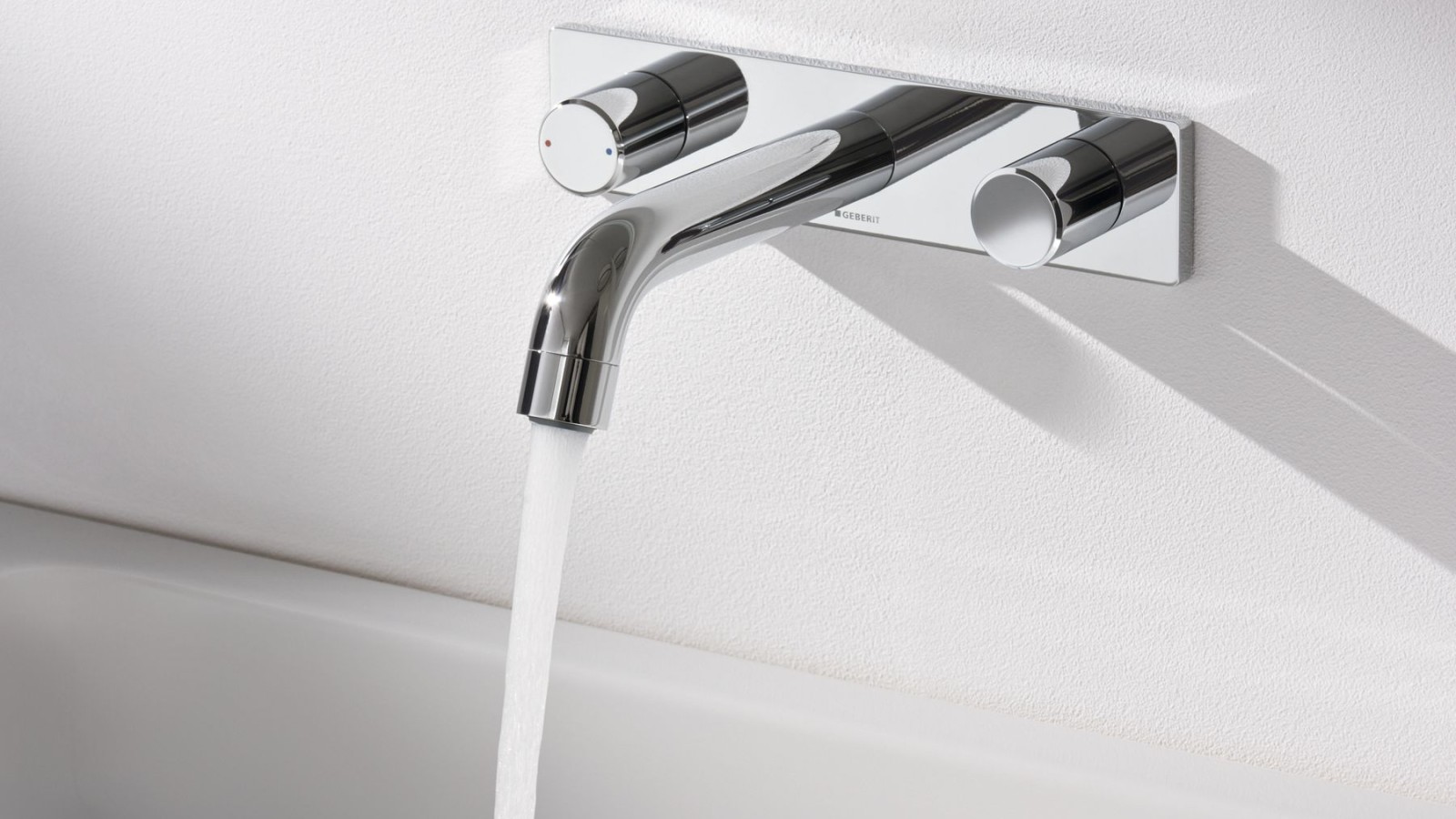 Robinetterie murale Geberit avec eau courante Robinetterie murale Geberit avec eau courante