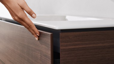 Lavabo Geberit ONE avec système d'économie d'espace de rangement