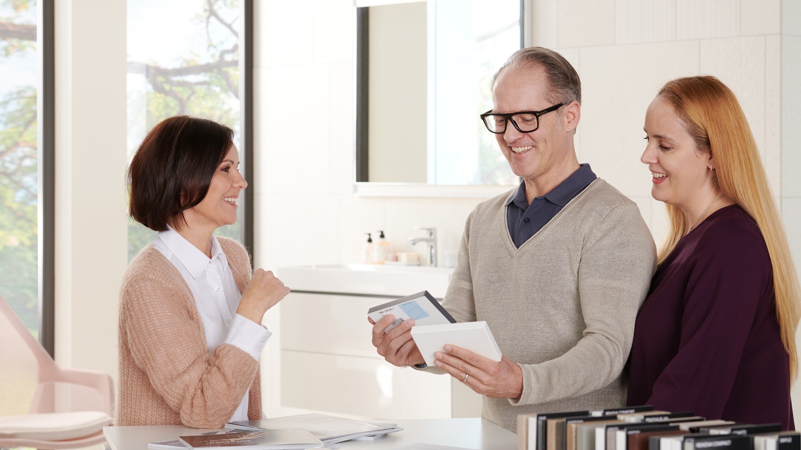 Klanten in de showroom Klanten in de showroom