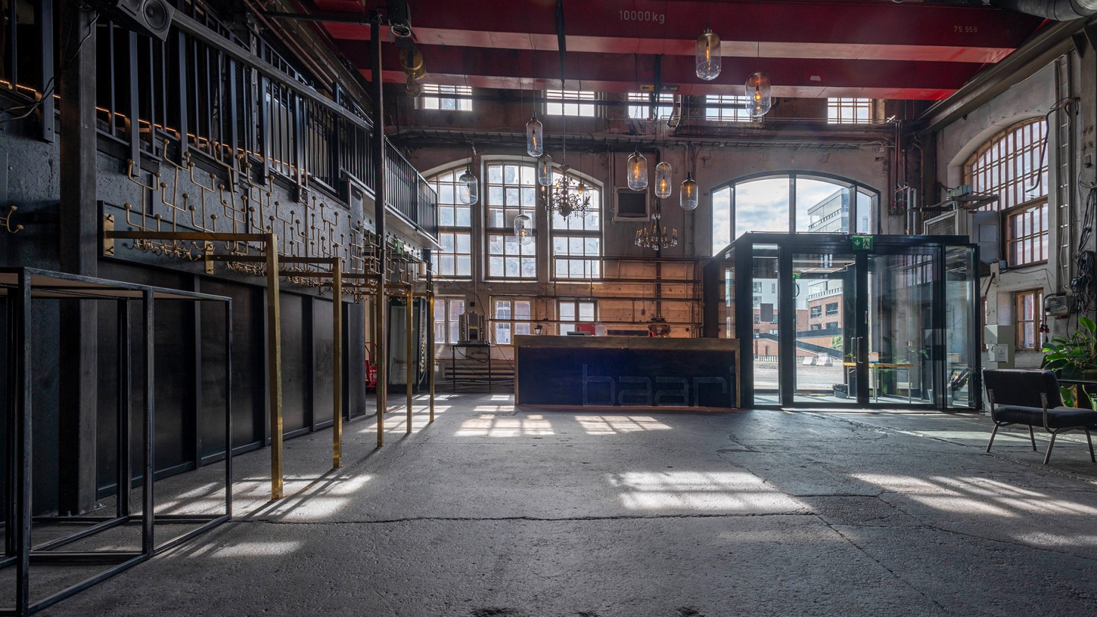 Het aanbod bij Konepaja is zeer divers. Hier is ruimte voor bars, clubs, sport- en culturele evenementen (© Kansallis Teatteri) Het aanbod bij Konepaja is zeer divers. Hier is ruimte voor bars, clubs, sport- en culturele evenementen (© Kansallis Teatteri)