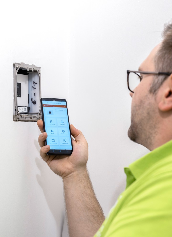 Centrale bediening van de eindapparaten aan de Geberit Gateway Centrale bediening van de eindapparaten aan de Geberit Gateway