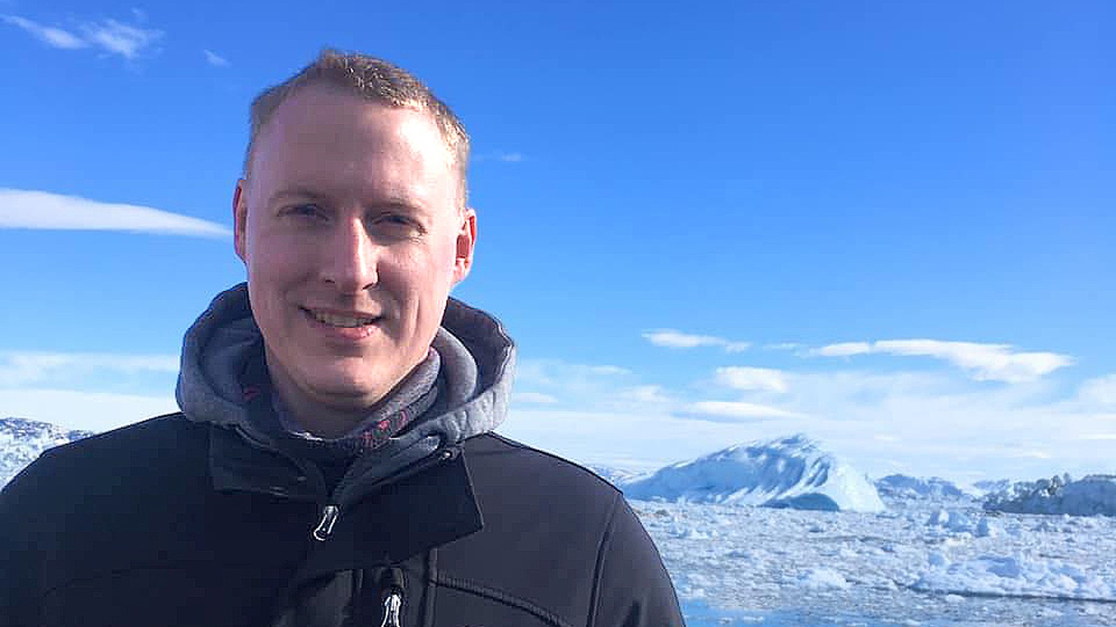 Jesper Hjort Hansen, mede-eigenaar van het loodgieters- en elektriciteitsbedrijf VVS og El Firmaet A/S in Ilulissat (© Adam Mørk) Jesper Hjort Hansen, mede-eigenaar van het loodgieters- en elektriciteitsbedrijf VVS og El Firmaet A/S in Ilulissat (© Adam Mørk)