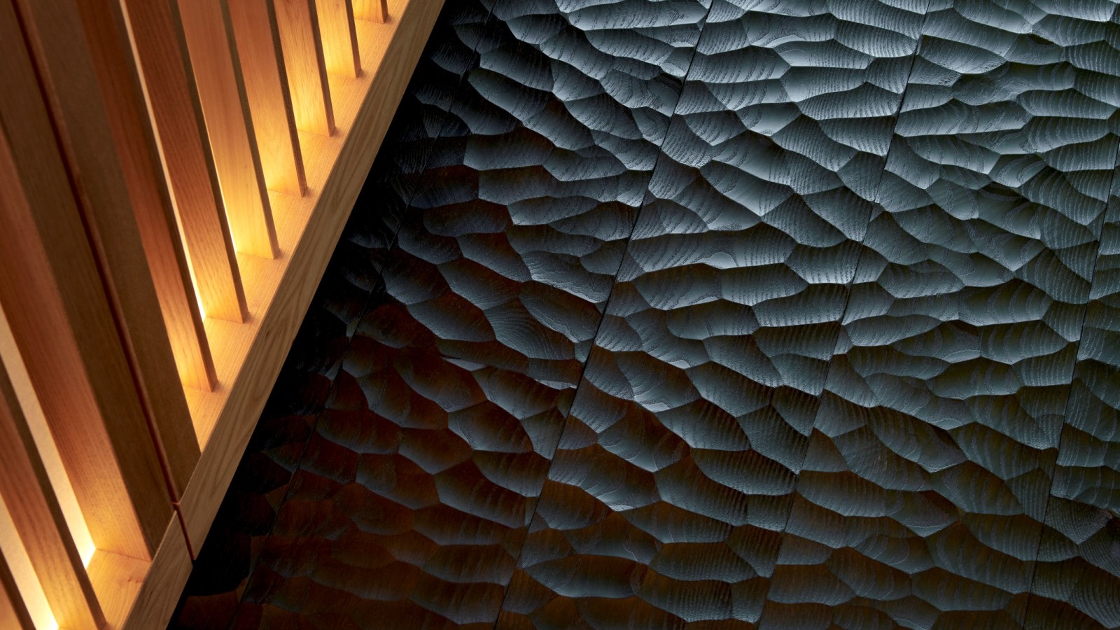 Le toucher est un sens essentiel pour Yuichi Kodai, y compris au niveau de la plante des pieds : il a donc recours à la technique japonaise du Naguri. (© David Willen Studio)