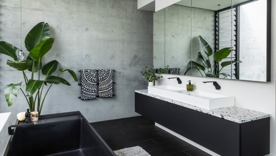 Favoriete plek: Badkamer. «Na een stressvolle dag is er niets beter dan ontspannen in bad.» (© Alyne Media) Favoriete plek: Badkamer. «Na een stressvolle dag is er niets beter dan ontspannen in bad.» (© Alyne Media)