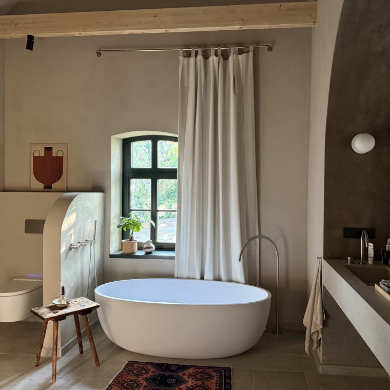 Les salles de bains portent chacune un nom, ici la « salle de bains beige » (© Büşra Qadir) Les salles de bains portent chacune un nom, ici la « salle de bains beige » (© Büşra Qadir)