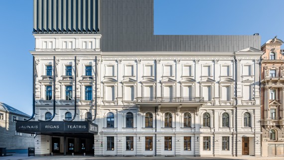 Van een vervallen oud gebouw tot architectonisch juweel: het Nieuwe Riga Theater (© Jānis Salmanis) Van een vervallen oud gebouw tot architectonisch juweel: het Nieuwe Riga Theater (© Jānis Salmanis)