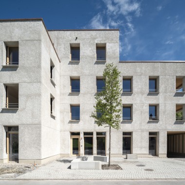 Zelf ontwikkelde materialen, zoals Cancret-hennepbeton, worden gebruikt in het project in Widnau. (© Openly / Jens Ellensohn)