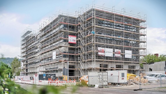 Centre logistique d'AMF à Fellbach, en Allemagne, en cours de construction Centre logistique d'AMF à Fellbach, en Allemagne, en cours de construction