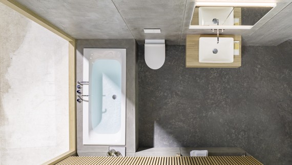 Salle de bains avec petit plan de sol