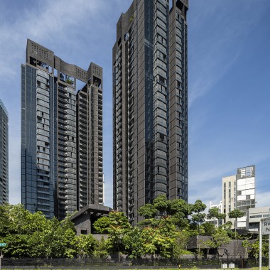 Les bâtiments imposants du site Martin Modern combinent deux ressources précieuses dans la métropole densément peuplée de Singapour : l'espace et la nature (© Darren Soh).