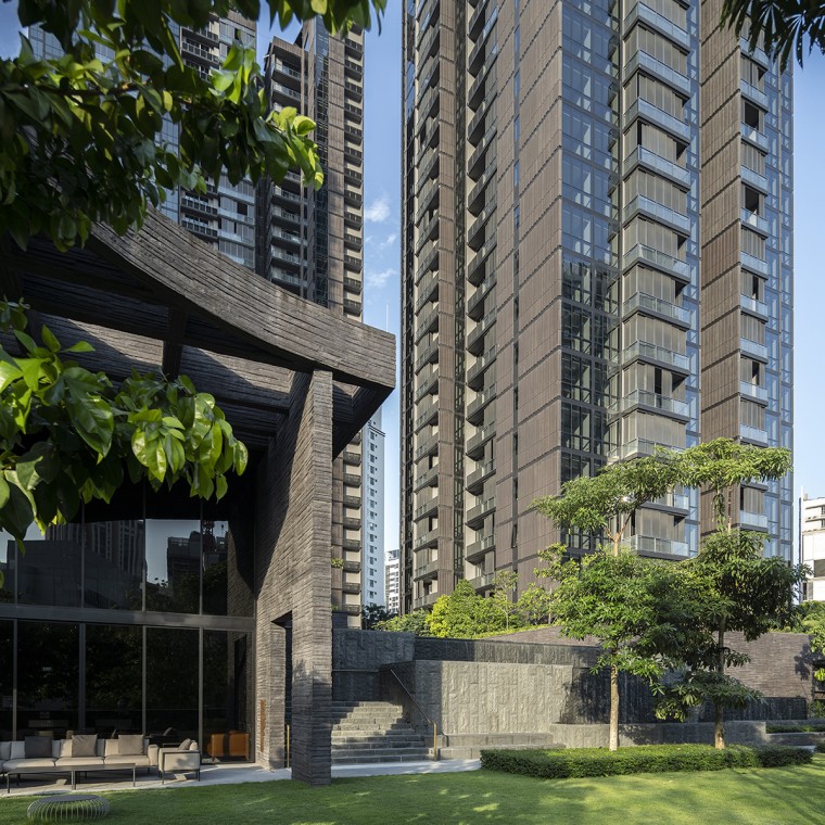 Les deux bâtiments résidentiels du complexe Martin Modern s'élèvent à 30 étages dans l'horizon de Singapour (© Darren Soh) Les deux bâtiments résidentiels du complexe Martin Modern s'élèvent à 30 étages dans l'horizon de Singapour (© Darren Soh)