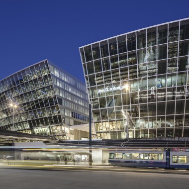 The Circle in Zürich bij nacht (© Flughafen Zürich AG)