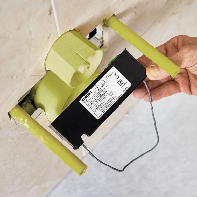 Plug-and-play : l’unité d’alimentation est branchée par un spécialiste sanitaire. L’intervention d’un électricien n’est pas nécessaire. Plug-and-play : l’unité d’alimentation est branchée par un spécialiste sanitaire. L’intervention d’un électricien n’est pas nécessaire.