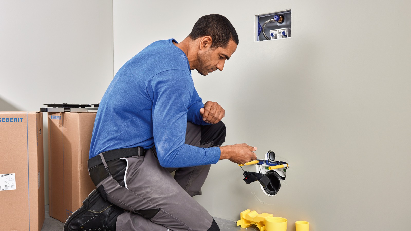 Installation of the Geberit Bus converter for WC controls Installation of the Geberit Bus converter for WC controls