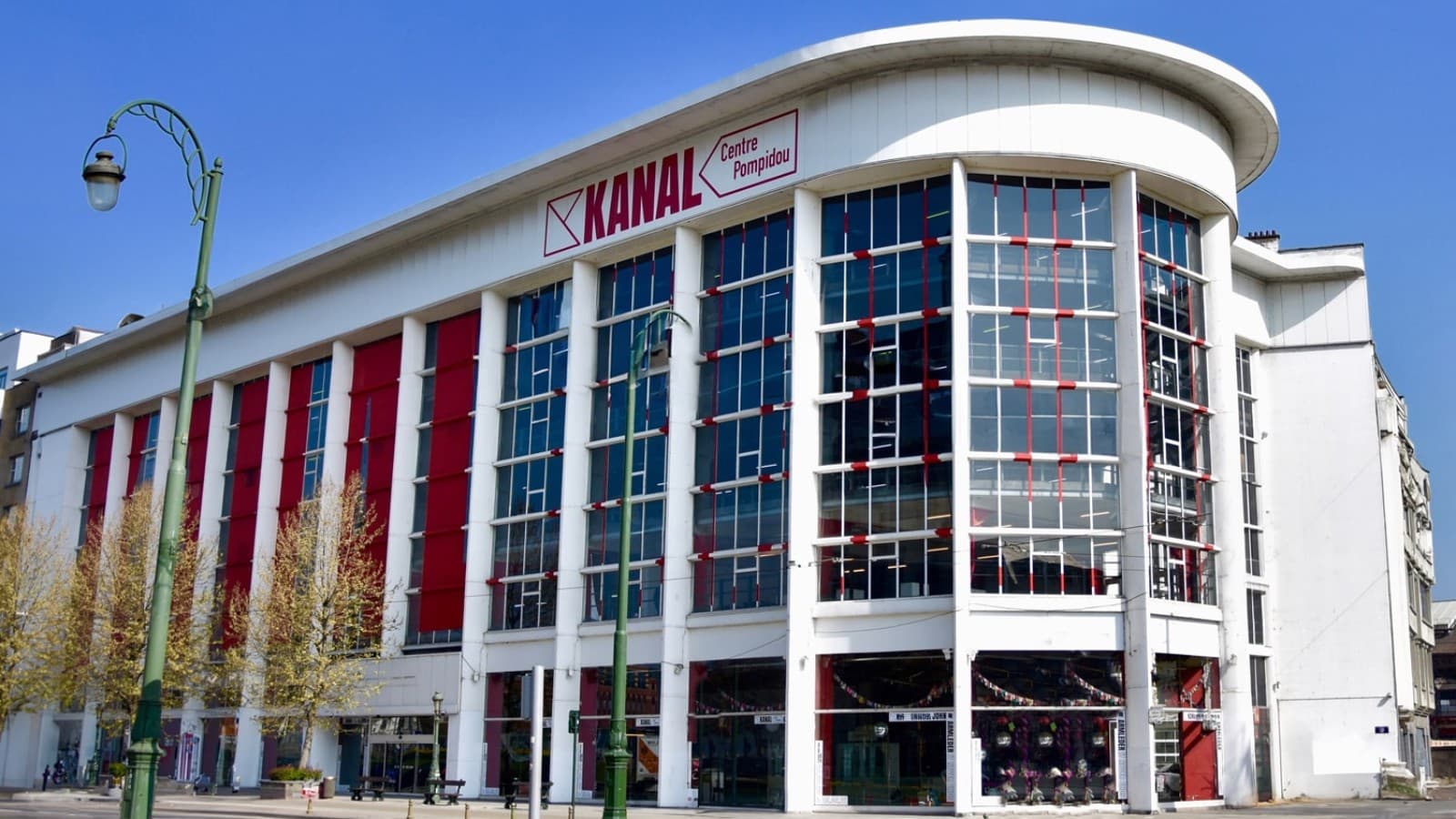 Voormalige Citroëngarage omgevormd naar Kanal - Centre Pompidou Voormalige Citroëngarage omgevormd naar Kanal - Centre Pompidou