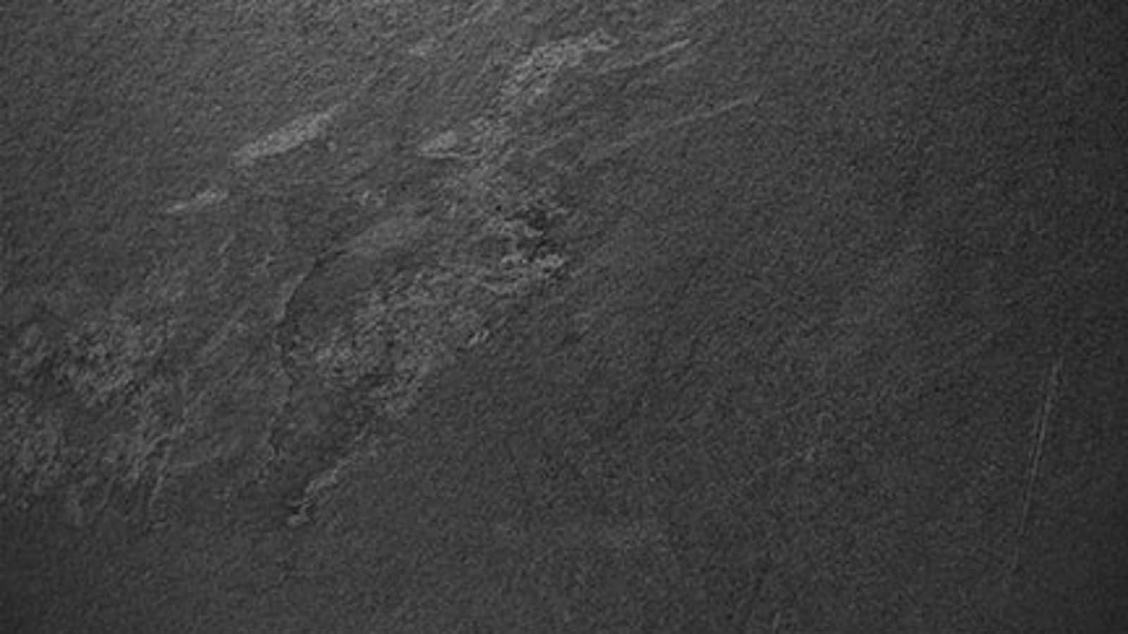 Habillage frontal Monolith en grès ardoise Habillage frontal Monolith en grès ardoise