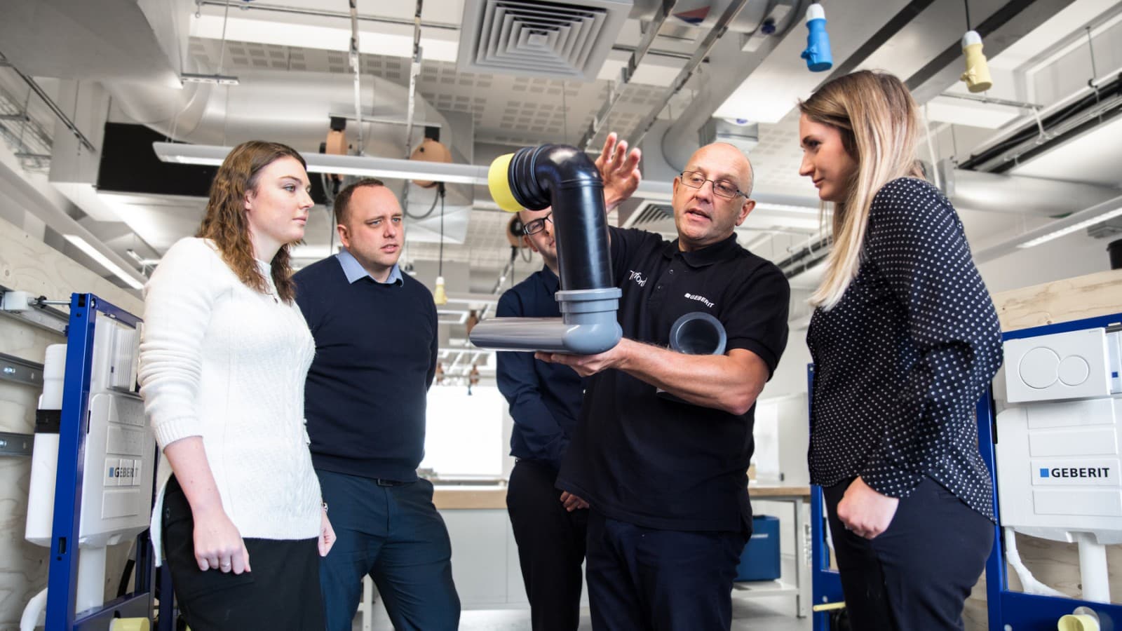 Scholing over leidingsystemen bij Geberit Scholing over leidingsystemen bij Geberit