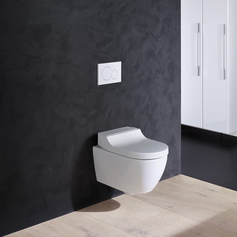 WC lavant Geberit AquaClean Tuma avec recouvrement blanc WC lavant Geberit AquaClean Tuma avec recouvrement blanc