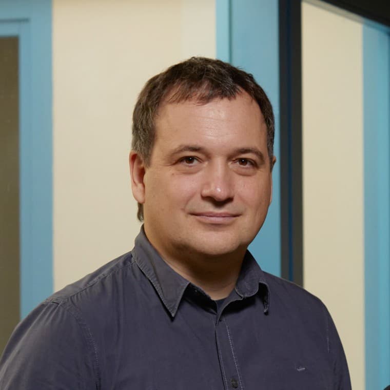 Ontwierp een van de eerste duurzame kantoorgebouwen in Slovenië: Architect Boris Bezan (© BAX studio) Ontwierp een van de eerste duurzame kantoorgebouwen in Slovenië: Architect Boris Bezan (© BAX studio)