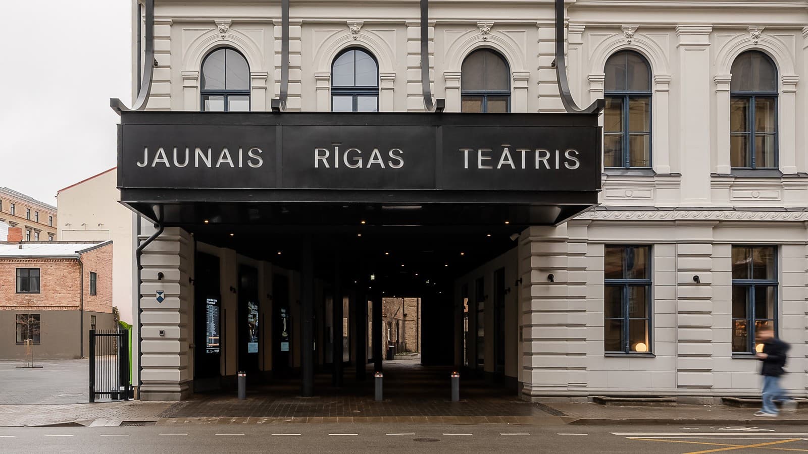 Het eerbiedwaardige Nieuwe Riga Theater in nieuwe glans (© Jānis Salmanis) Het eerbiedwaardige Nieuwe Riga Theater in nieuwe glans (© Jānis Salmanis)