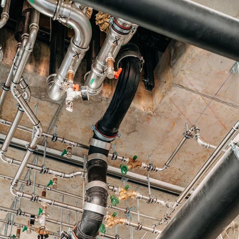 Tour résidentielle DS 90 : Geberit Silent-Pro BottomTurn dans la zone de changement de direction Tour résidentielle DS 90 : Geberit Silent-Pro BottomTurn dans la zone de changement de direction