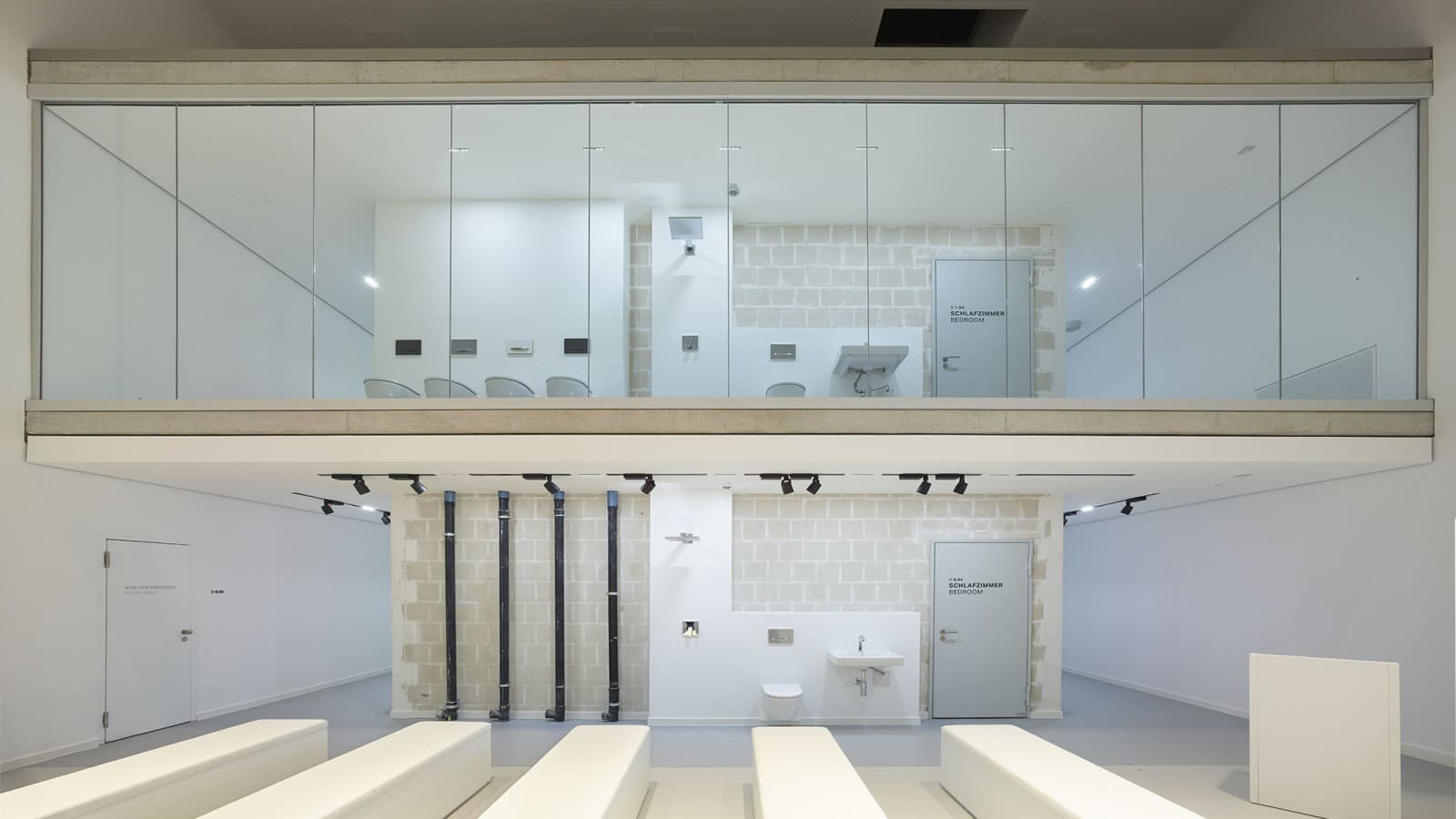 Le cube acoustique est entièrement dédié à l'insonorisation des sanitaires (© Roland Halbe) Le cube acoustique est entièrement dédié à l'insonorisation des sanitaires (© Roland Halbe)