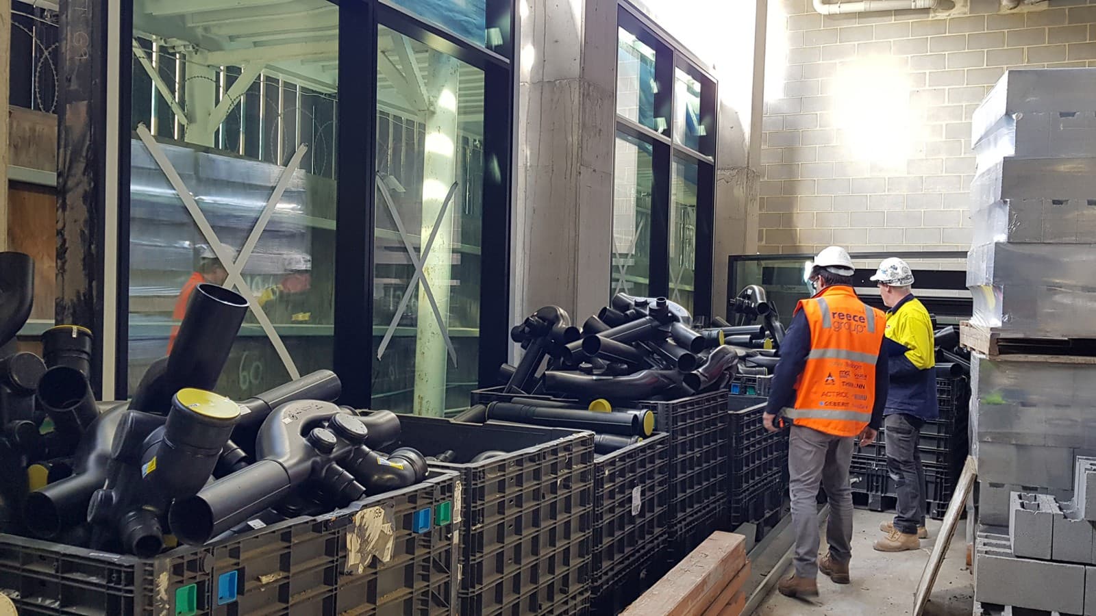 Geberit SuperTube voor afvoer watertoevoer (© Peter Casamento, Marc Williams) Geberit SuperTube voor afvoer watertoevoer (© Peter Casamento, Marc Williams)